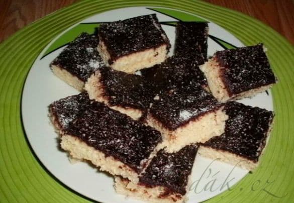 1. obrázek Tvarohové řezy s kokosem