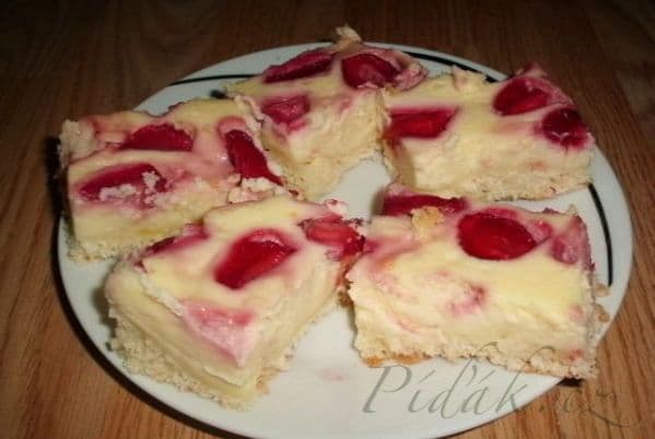 1. obrázek Tvarohovo jahodový koláč