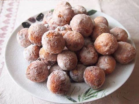 1. obrázek Tvarohové koblížky s rozinkami - Svatá Máří 