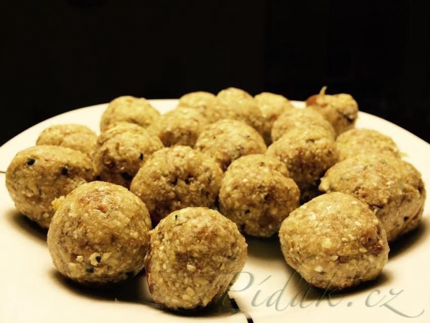 1. obrázek Raw kuličky z kešu a datlí