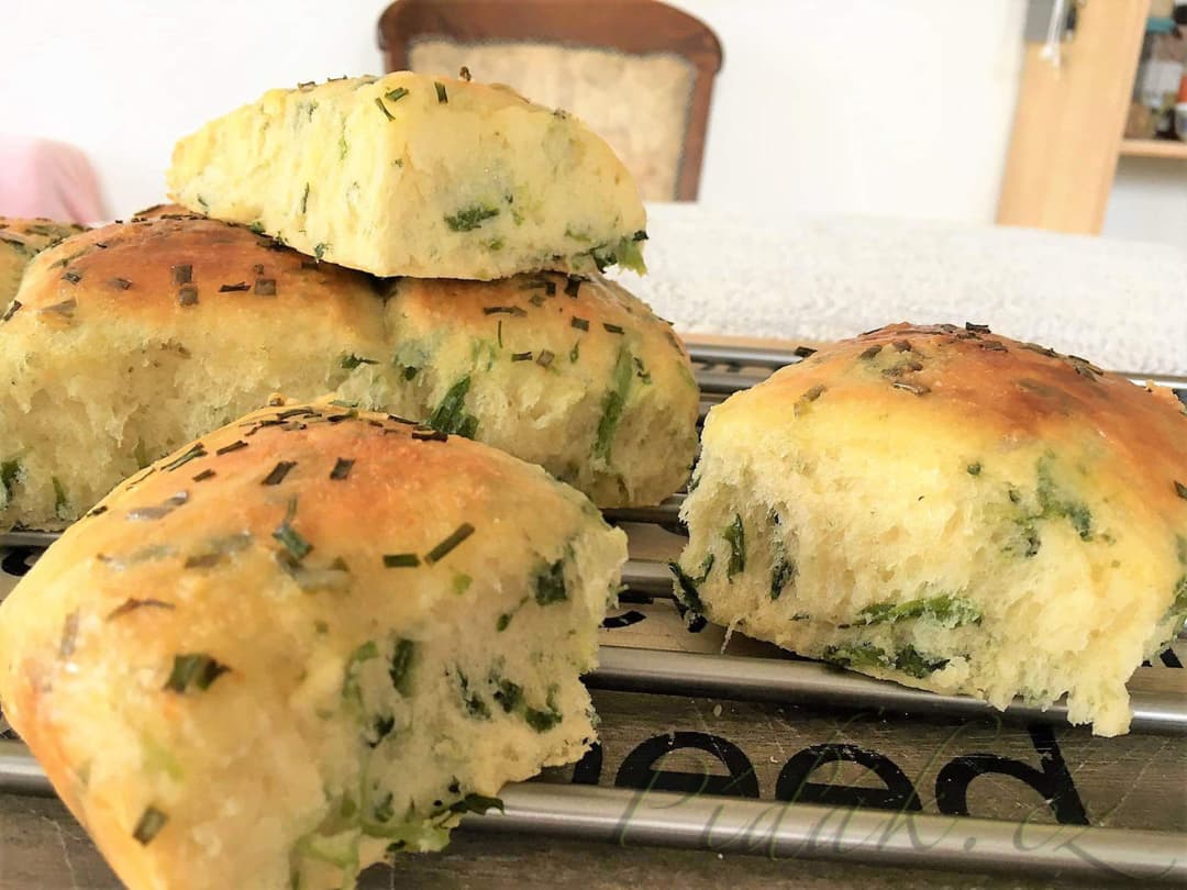 1. obrázek Nadýchané bylinkové houstičky 