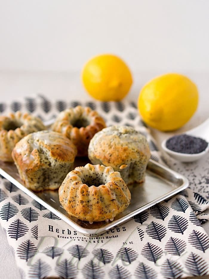 1. obrázek Citronovo-makové muffiny s tvarohem a jogurtem