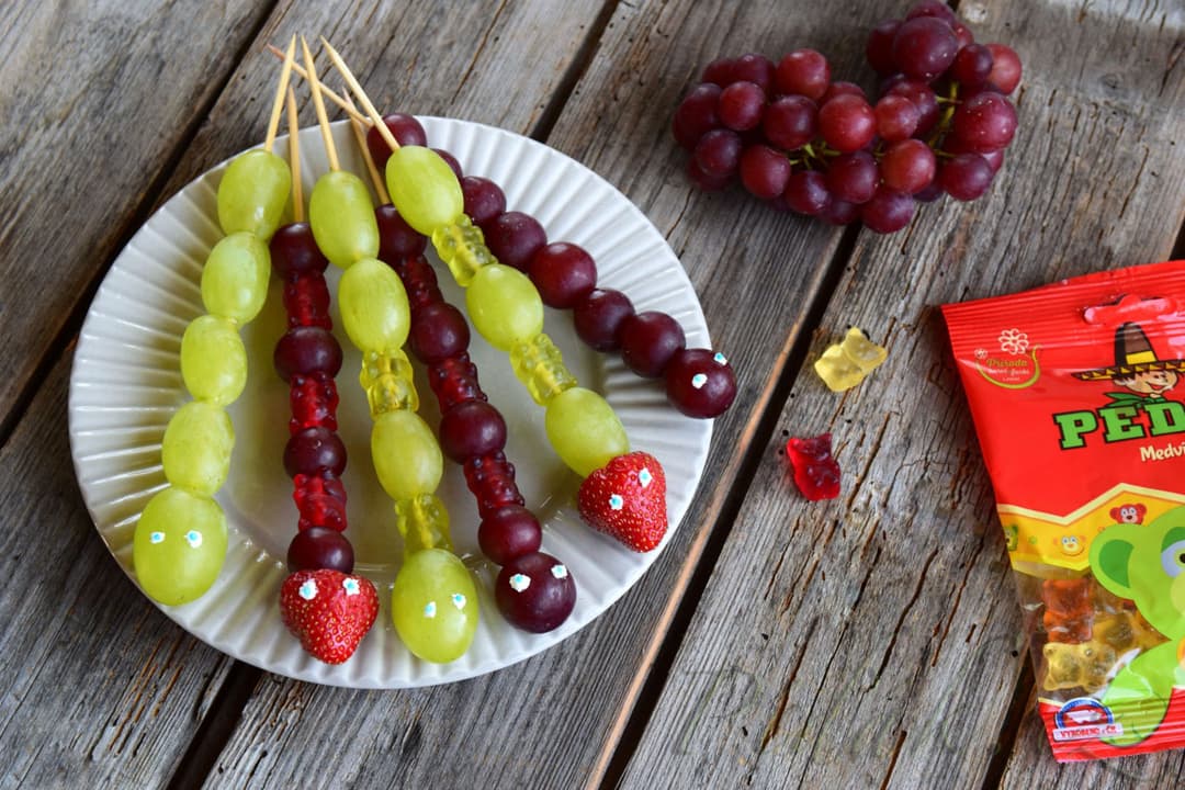 1. obrázek Hroznovo-bonbonové housenky a ještěrky od Pedro 