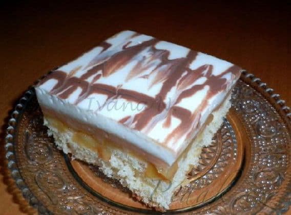 1. obrázek Recept - Jablečník s pudinkem a jogurtem