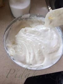 3. obrázek Koláč z drobenkového těsta se švestkami a tvarohem