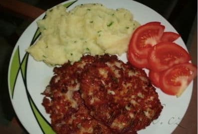 Obrázek Vepřové placičky se sýrem a tatarskou omáčkou