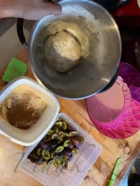 2. obrázek Kynutý koláč se švestkami a tvarohem 